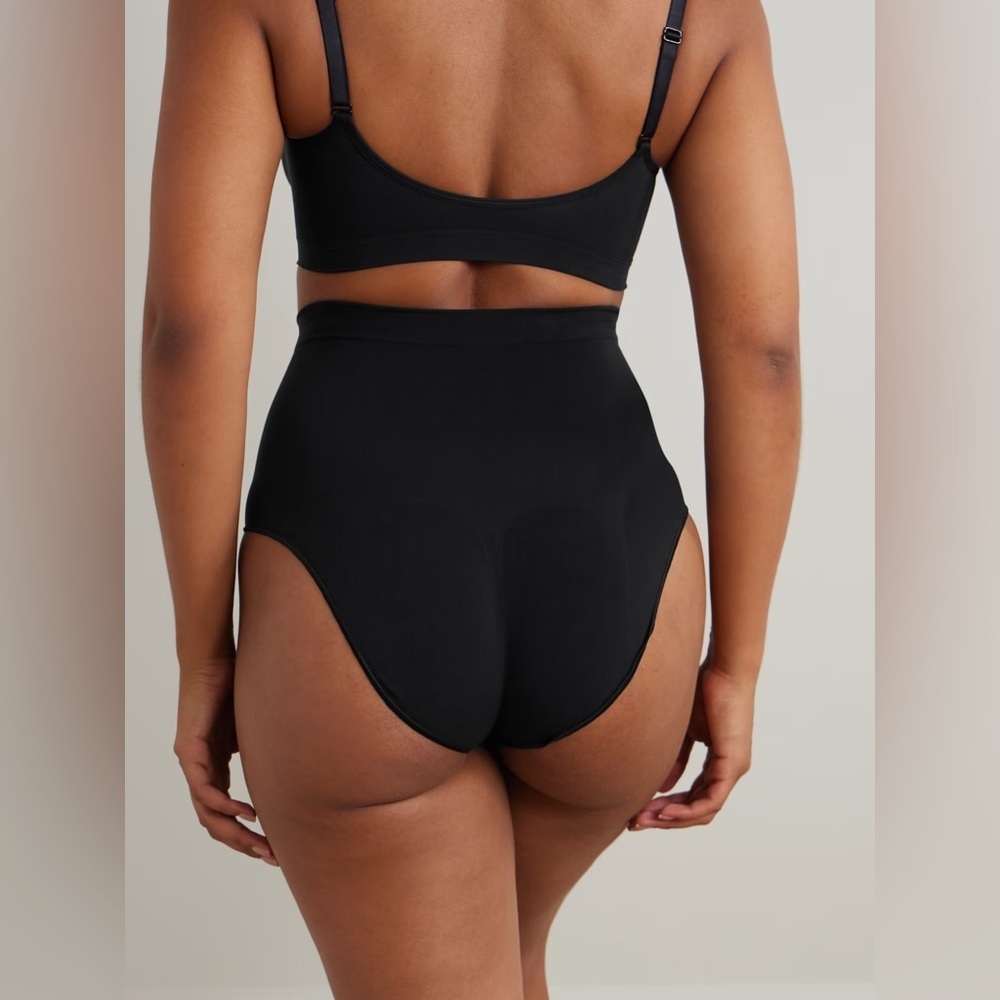 Skims | Seamless Sculpt Mid Waist Brief Onyx Size S Strong Compression Black - Picture 2 of 12